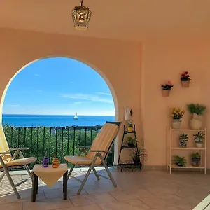 https://estepona-seafront-apartment.1costadelsol.com